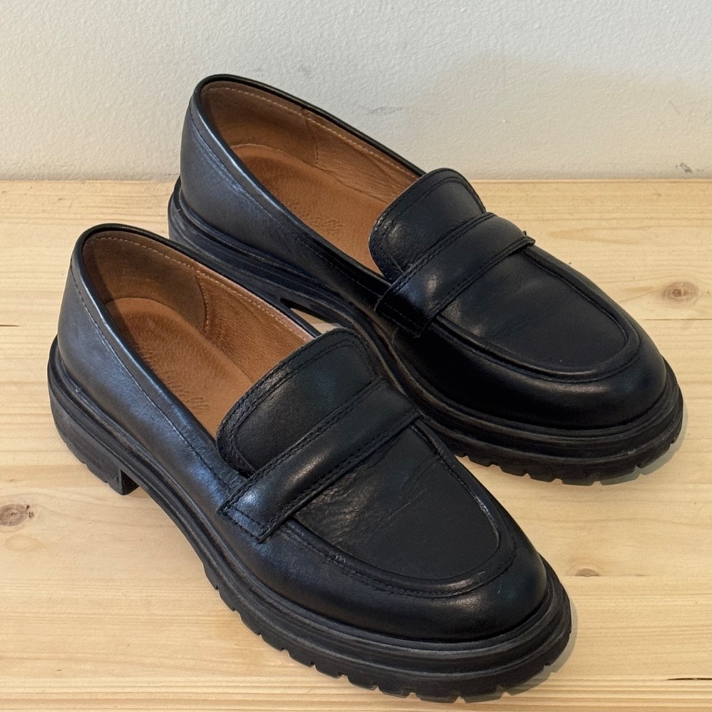 The Bradley Lugsole Loafer in Leather - Picture 5 of 6